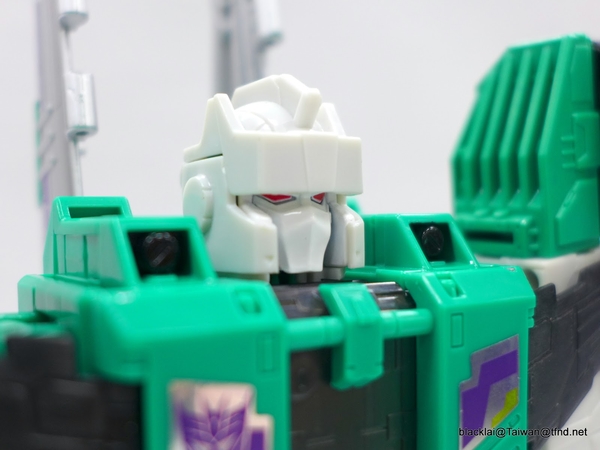 Generations Titans Return Sixshot   In Hand Photos Of Wave 3 Leader Class Figure  (78 of 89)